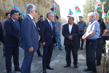 Səbail rayonunda Anım Günü ilə əlaqədar şəhidlərin məzarları ziyarət olundu