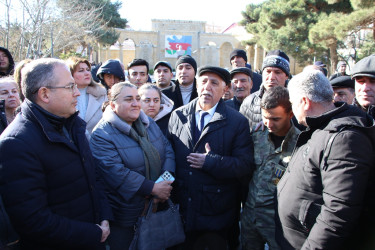 Rayon İcra Hakimiyyətinin başçısının Badamdar qəsəbəsi Heydər Əliyev parkında sakinlərlə görüşü