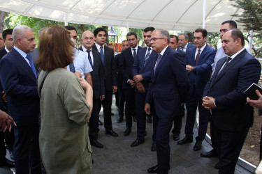 Rayon İcra Hakimiyyətinin başçısı Bayıl yaşayış massivində sakinlərlə görüş keçirib