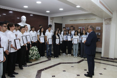 Səbail rayonunda qəbul imtahanlarında yüksək nəticə göstərən məzunlarla görüş keçirilmişdir