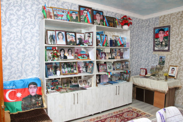 Şəhid Vüsal Həsənovun anası Mərifət xanım yubileyi münasibətilə ziyarət olundu
