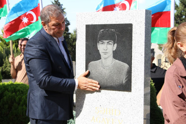 Səbail rayonunda Anım Günü ilə əlaqədar şəhidlərin məzarları ziyarət olundu