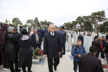 27 sentyabr - Anım Gününün beşinci ildönümü ilə əlaqədar Hərbi Memorial Məzarlıq ziyarət olundu