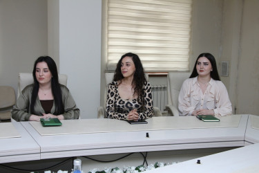 Rayon İcra Hakimiyyətinin başçısı Vuqar Zeynalov RİHBA-nın əməkdaşı Yeganə Məmmədovanı yubileyi münasibətilə təbrik etmişdir