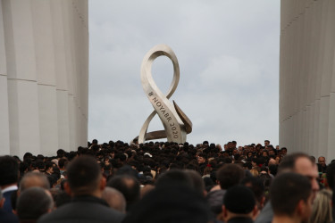 27 sentyabr - Anım Gününün beşinci ildönümü ilə əlaqədar Zəfər parkı ziyarət olundu