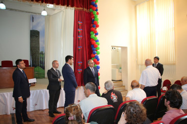 Rayon İcra Hakimiyyətinin başçısı Badamdar qəsəbəsində sakinlərlə səyyar görüş keçirib