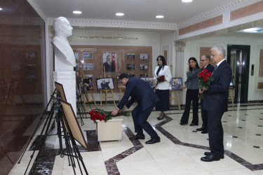 Səbail Rayon İcra Hakimiyyətində Ümummilli Lider Heydər Əliyevin anadan olmasının 103-cü ildönümü həsr olunmuş tədbir keçirilmişdir