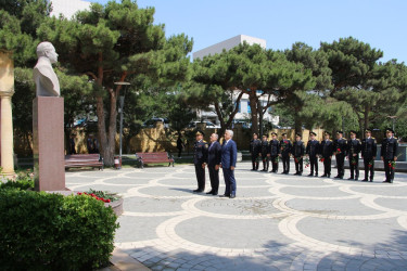 Səbail rayonunda “2 İyul - Azərbaycan Polisi Günü” ilə əlaqədar Ümummilli Lider Heydər Əliyevin xatirəsi anılıb