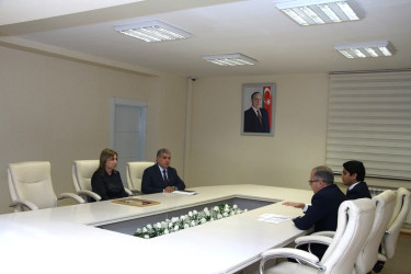 Rayon İcra Hakimiyyətinin başçısı şəhid Elçin Quliyevin ailə üzvü ilə görüş keçirmişdir