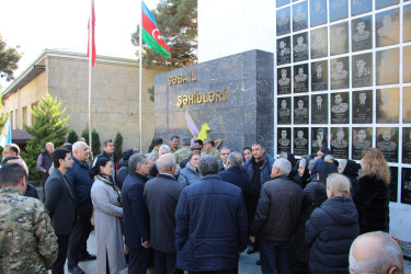 Zəfər Günü ilə əlaqədar “Şəhidlər” abidə kompleksi ziyarət edildi