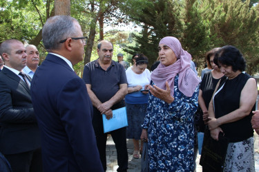 Rayon İcra Hakimiyyətinin başçısı Badamdar qəsəbəsində sakinlərlə səyyar görüş keçirib