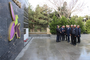 Rayon İcra Hakimiyyətinin başçısı “Şəhidlər" abidəsini ziyarət etmişdir