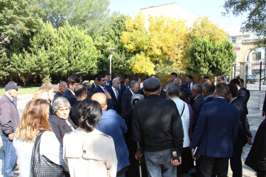 Rayon İcra Hakimiyyətinin başçısı Badamdar qəsəbəsində sakinlərlə səyyar görüş keçirib