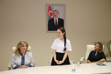 Buraxılış imtahanında yüksək nəticə əldə etmiş Şəhanə Abbasova ilə görüş keçirilmişdir