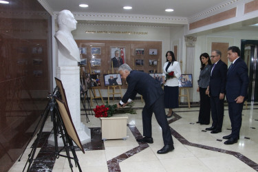 Səbail Rayon İcra Hakimiyyətində Ümummilli Lider Heydər Əliyevin anadan olmasının 103-cü ildönümü həsr olunmuş tədbir keçirilmişdir