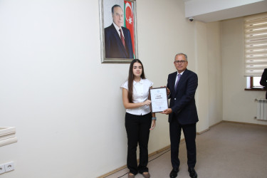 Səbail rayonunda qəbul imtahanında yüksək bal toplayan məzunlarla görüş keçirilib